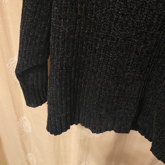 SOLD: Urban Outfitters Velour Cardigan - Picture 2 of 8